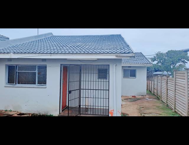 2 BEDROOM SEMI DETACHED FOR SALE IN EASTWOOD